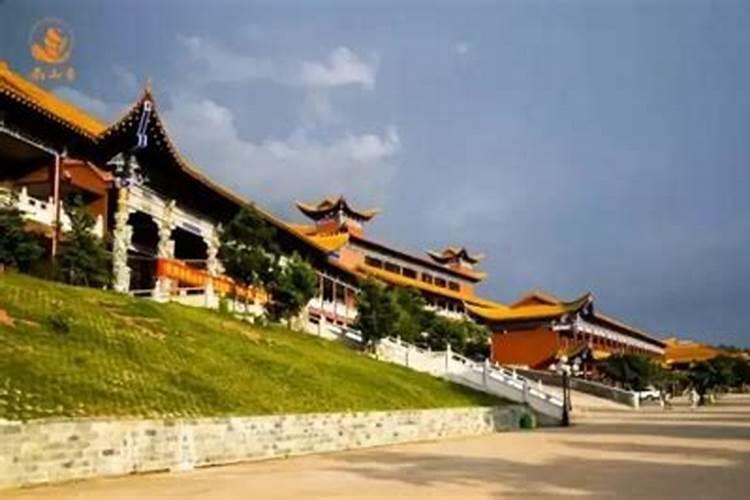 请问广州的所有寺庙,我有病去拜访？
