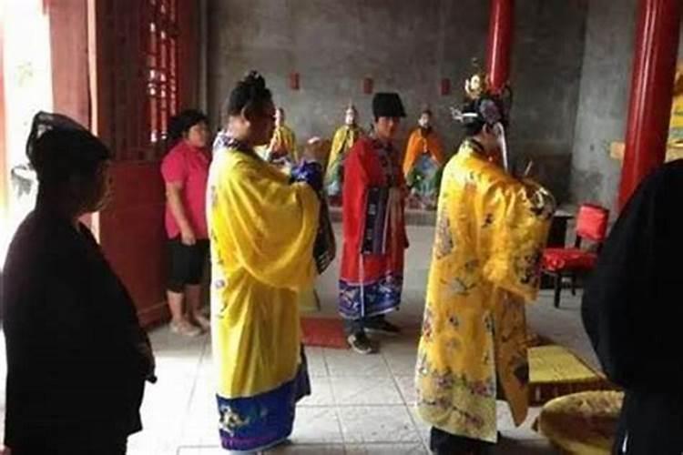梦见骑车掉到河里了预示着什么？有什么特殊意思？