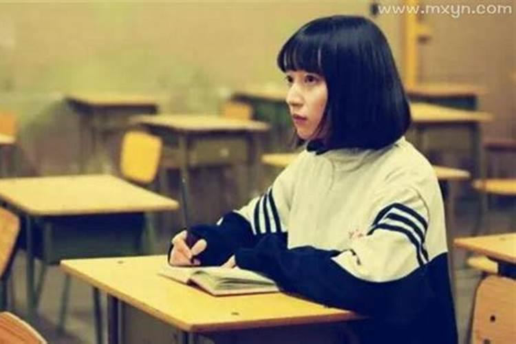 梦见女人向自己示好