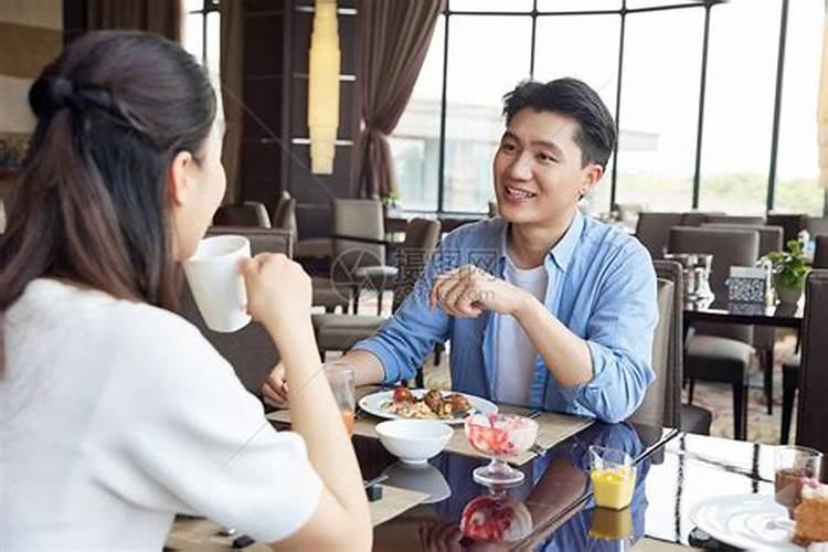 梦见男朋友跟别的女人吃饭的预兆