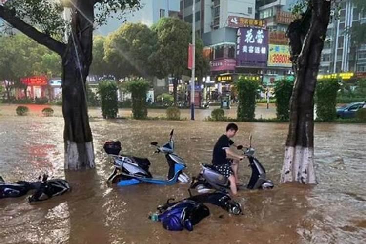 梦见妻子被水淹没死的预兆