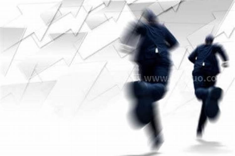 梦见被僵尸追杀跟前女友一起逃命