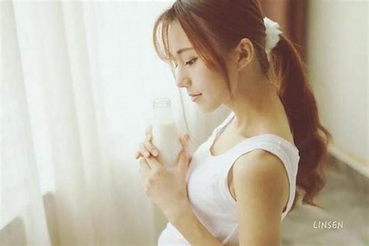 梦见叔婶请人吃饭
