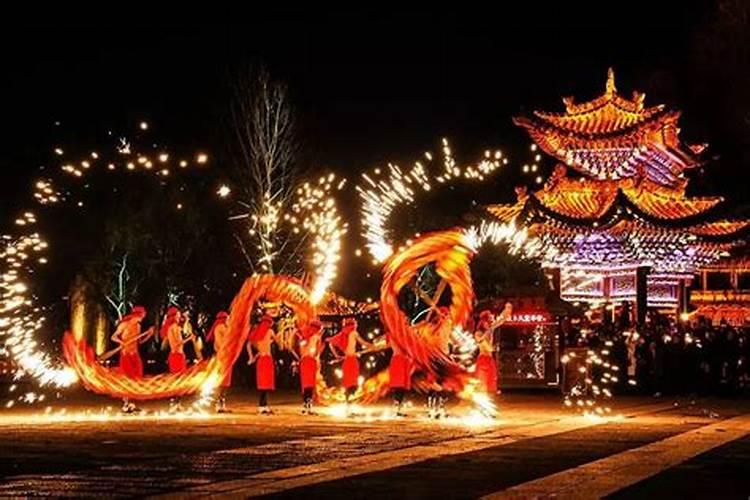 八月十五的月亮像什么