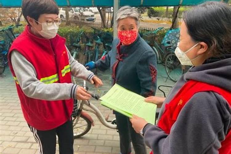 梦见厕所坑里满满的屎