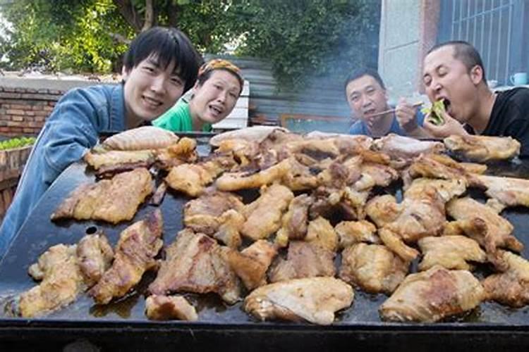 梦见舅舅家的炉子火在烧