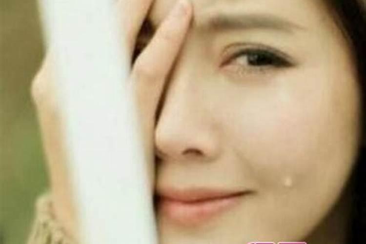 梦见自己哭着跪拜已去世的父亲