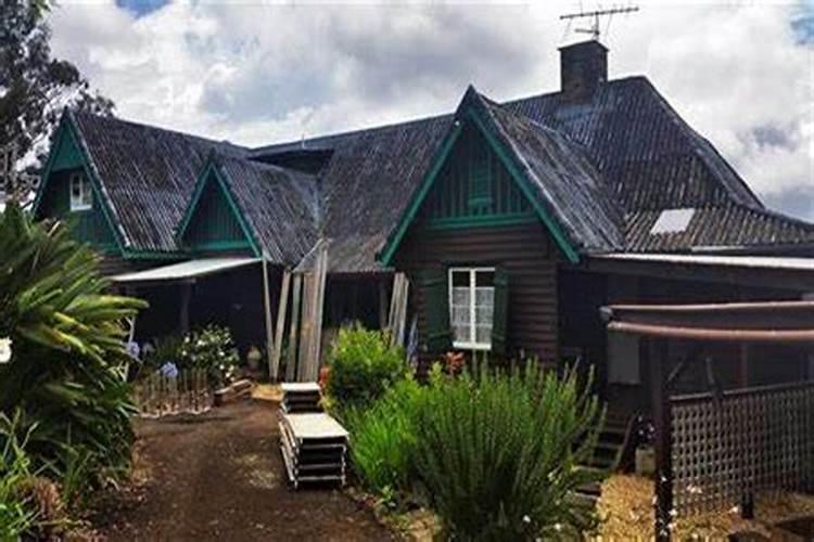 梦见去世的母亲住在老房子里