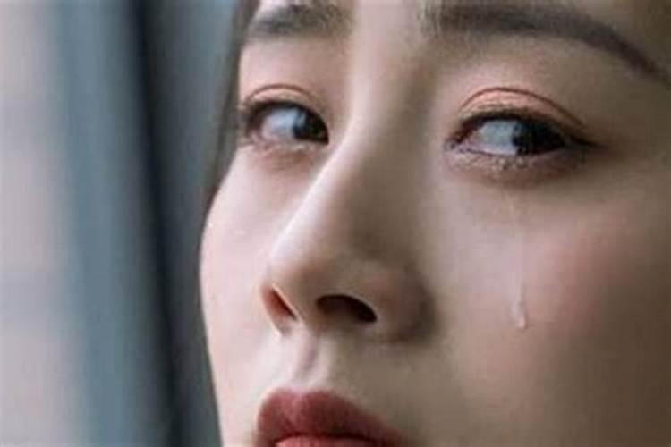 梦见朋友死了自己大哭
