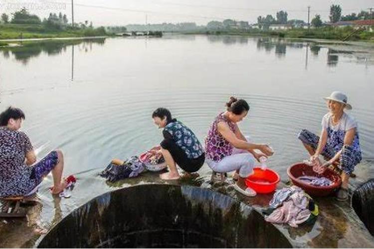 梦见沟渠有水
