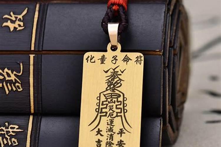 有部国产鬼片一个道士在山洞里捉鬼