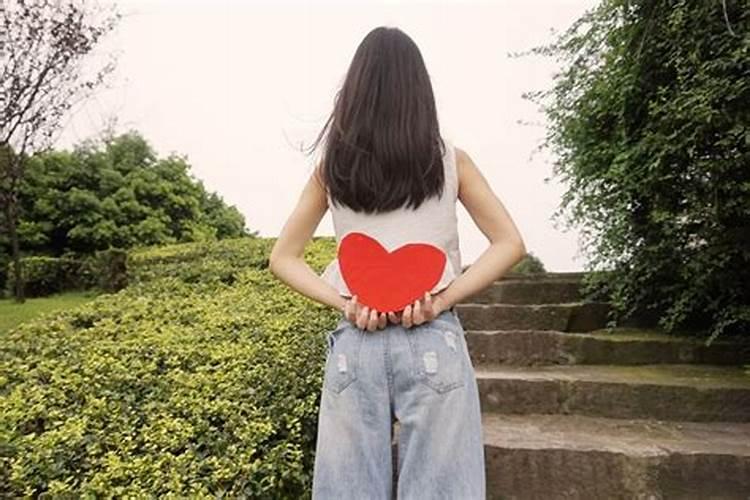梦见有女人追求我