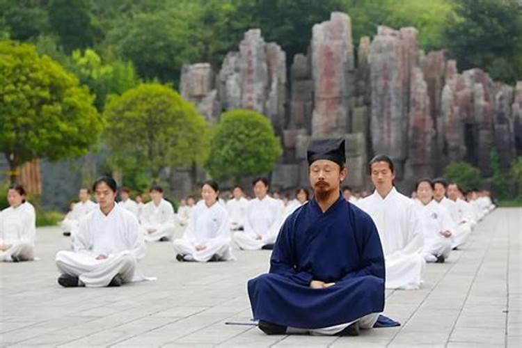 怎样看待恩施土家族苗族民俗文化？简要谈谈你的看法？
