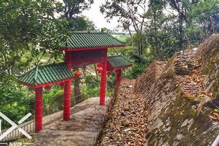 南宁哪里有拜神求福的地方阿,急···