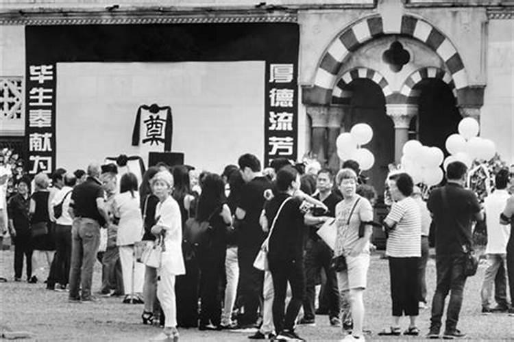 梦见已故人死时送葬