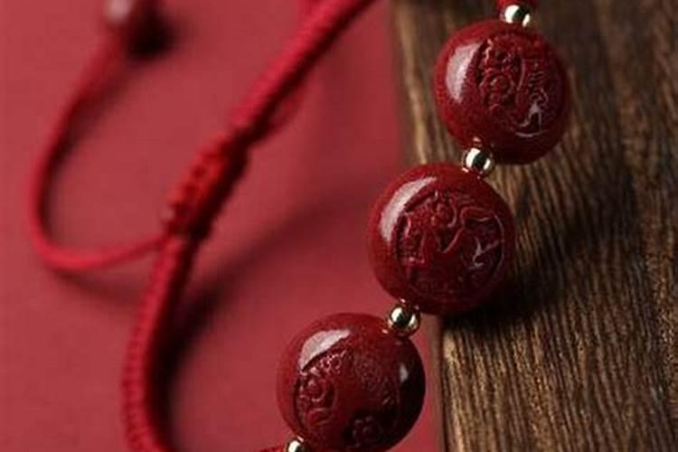 本命年红绳是妈妈送的还是自己买来戴效果最好？