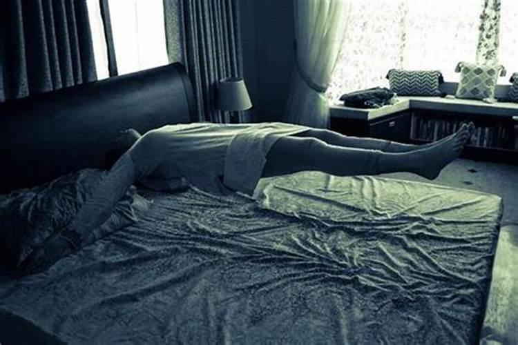 梦见鬼上身是什么预兆 女性