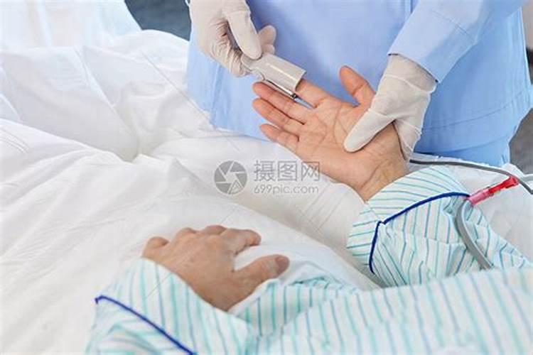 直肠癌晚期病人信佛,用哪种方法比较如法？