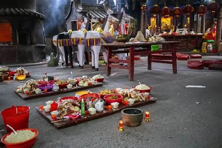 中元节上坟都需要准备什么 中元节上坟带什么祭品