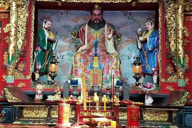 10年属蛇犯太岁怎么化解？急求有缘大师高人帮助!!!