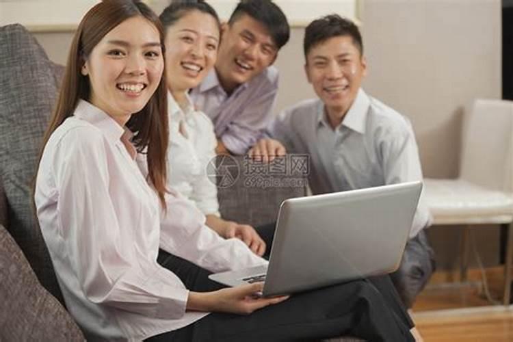 梦见好多人干活是什么意思？
