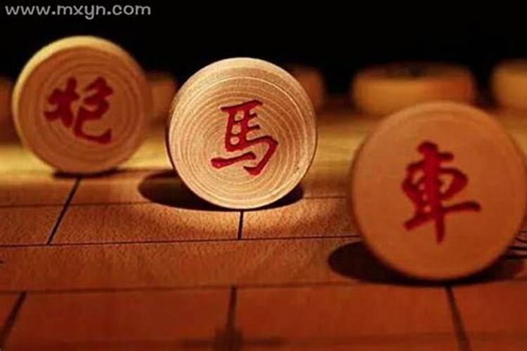 梦见下象棋有什么征兆 梦见下象棋有啥征兆