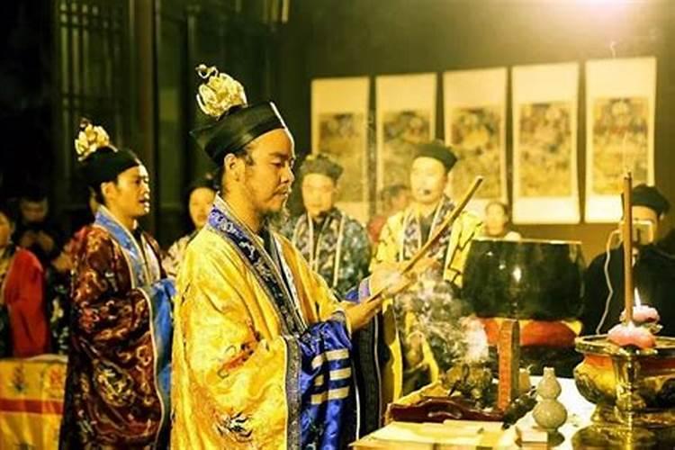 为什么古时处决犯人时都选在午时三刻,午时三刻相当于我们现在的什么时候...
