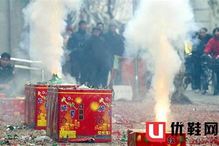 过年给天地上供什么时间摆过年给天地上供哪个时间摆