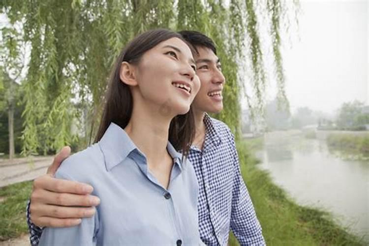 梦见搂抱女人的预兆