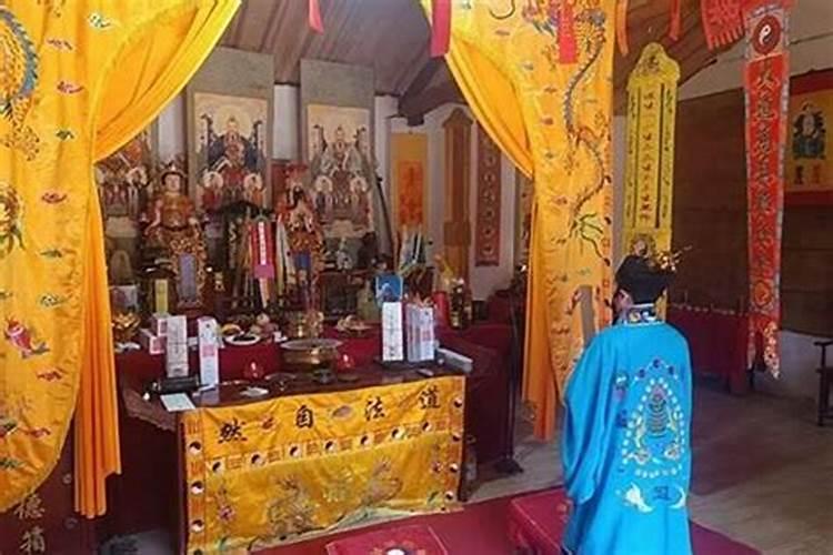 86年属虎女佩戴什么好,86年属虎本命年女应该佩戴什么？