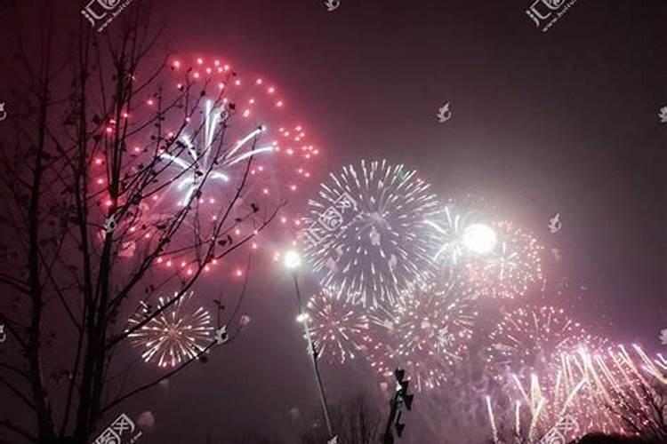 烟花小镇几点放烟花