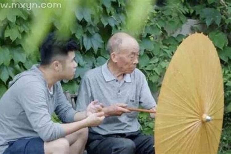 梦见抓住一只很奇怪的乌龟什么意思？