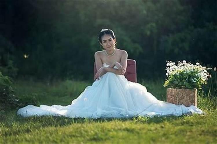 梦见死人复活又死去是什么意思？