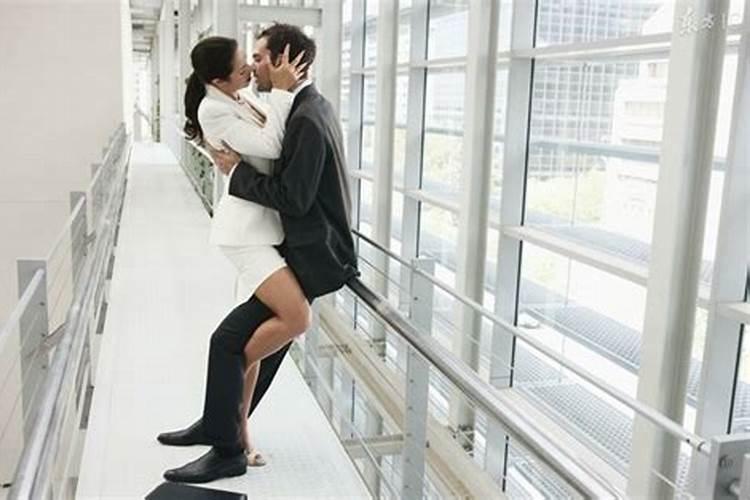 72年男和70年女婚配,女人70年,男人72年婚配吗？