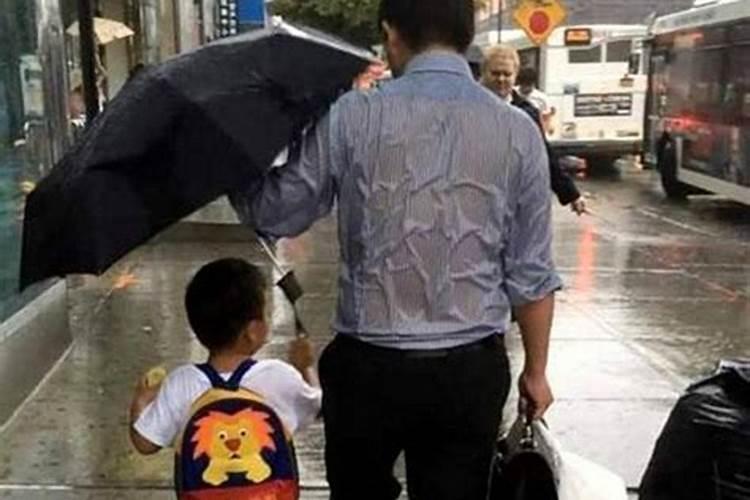 暴雨突袭湖北柳林镇,一家五口家中被困遇难,此次灾害为何事前没有预警...