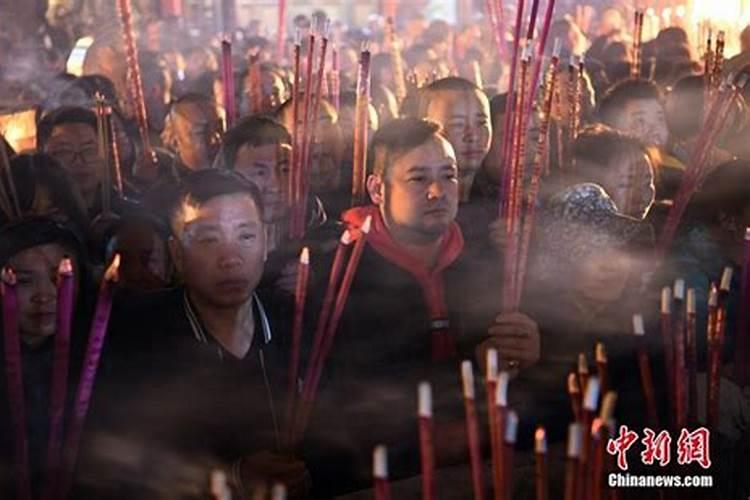 春节上供摆放几个碗 一般为三个或者六个