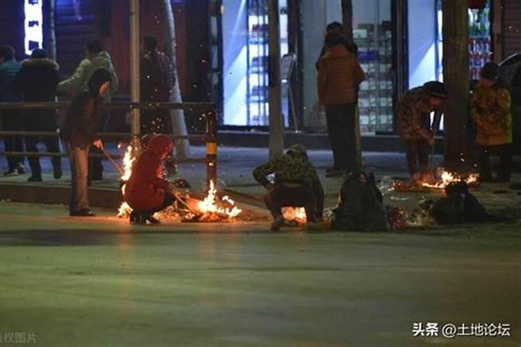 七月十五烧纸是提前还是当天呢