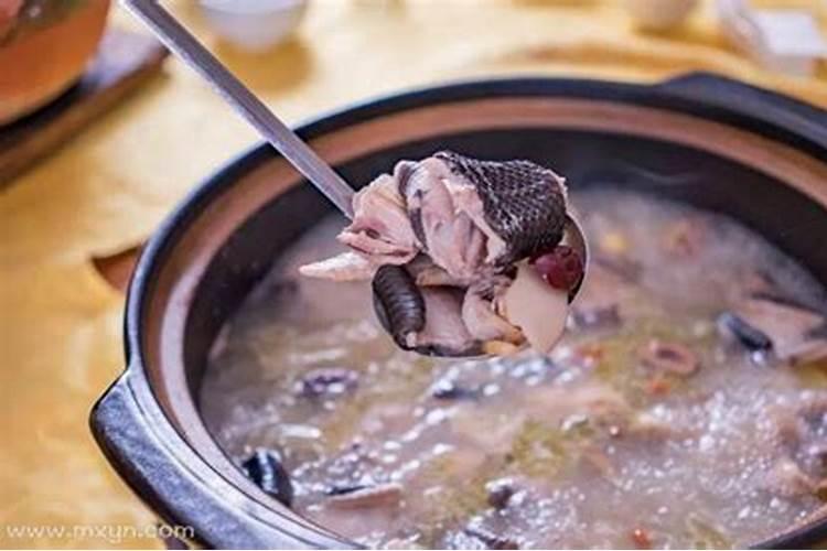 梦见自己吃蛇肉是什么意思