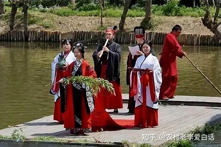 算卦的说犯小人,但看不出是谁？