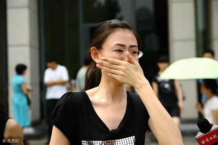梦见带女儿玩,遇到坏人啥意思？