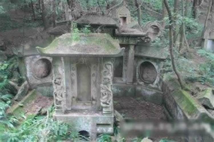 梦见掘坟什么意思