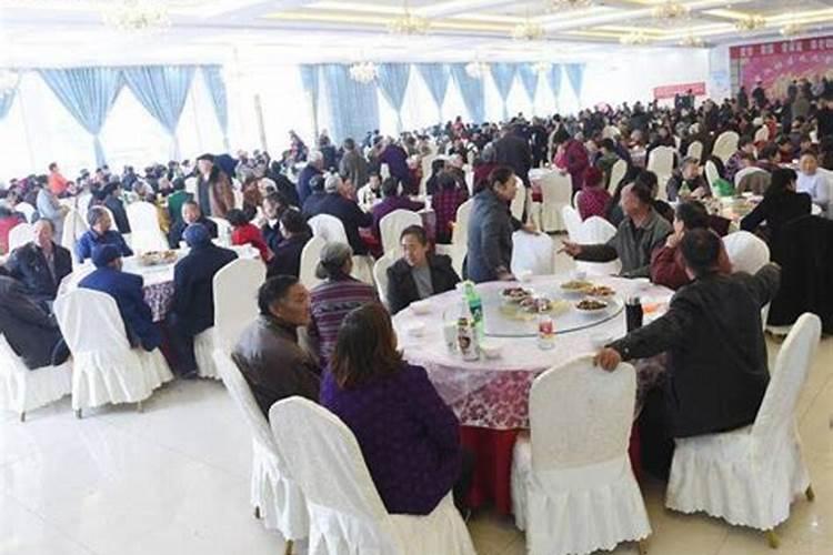 梦见与仇人在一起吃饭的预兆