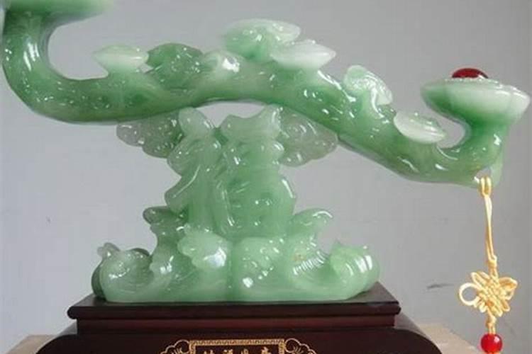 工艺品财神爷摆在客厅好吗？有在家里摆的不