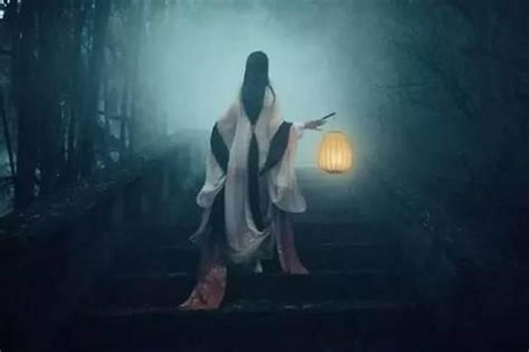 梦见死去的老人变成鬼回来了,梦见去世的父亲变成鬼回来