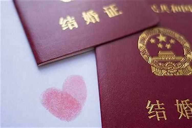 梦见活着的老人去世预示什么