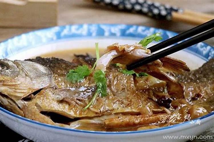 梦见和别人一起吃熟鱼