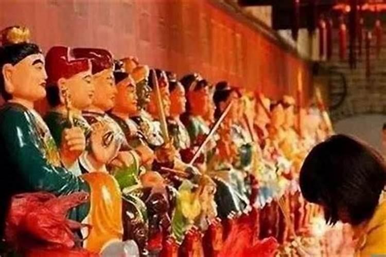 阴历8月15与阳历10月1日是一天有吗？
