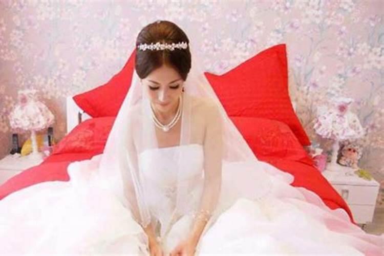 梦见自己跟别人结婚是什么意思