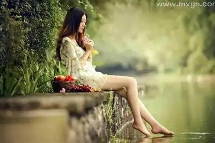 梦见一个美女互相喜欢的预兆