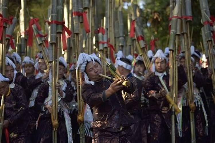 女人梦见两口红色棺材预示什么意思